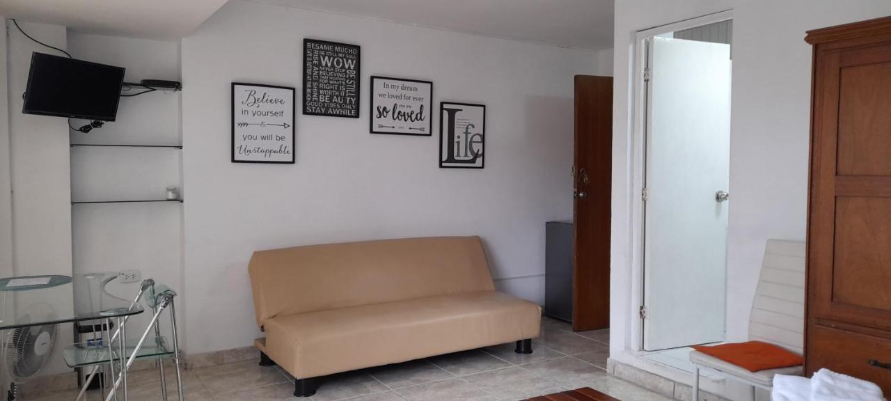 Hospedaje De Lidia Lima Exteriér fotografie